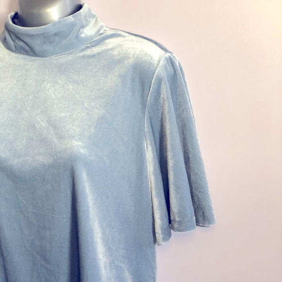 ISLA Short Bell Sleeve Blouse - Picture 10 of 12